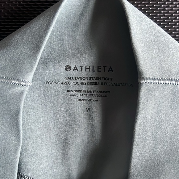 Athleta salutation stash tight - Picture 3 of 5